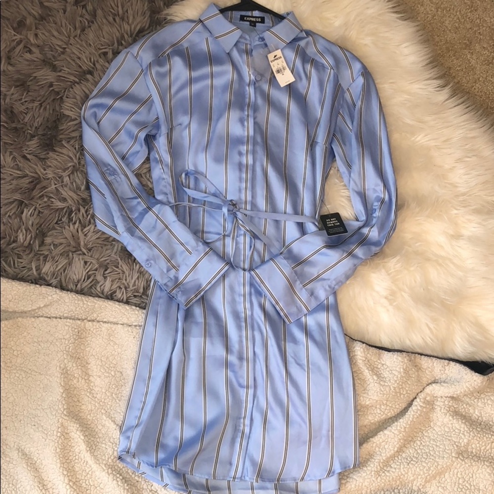 BRAND NEW Express button down dress